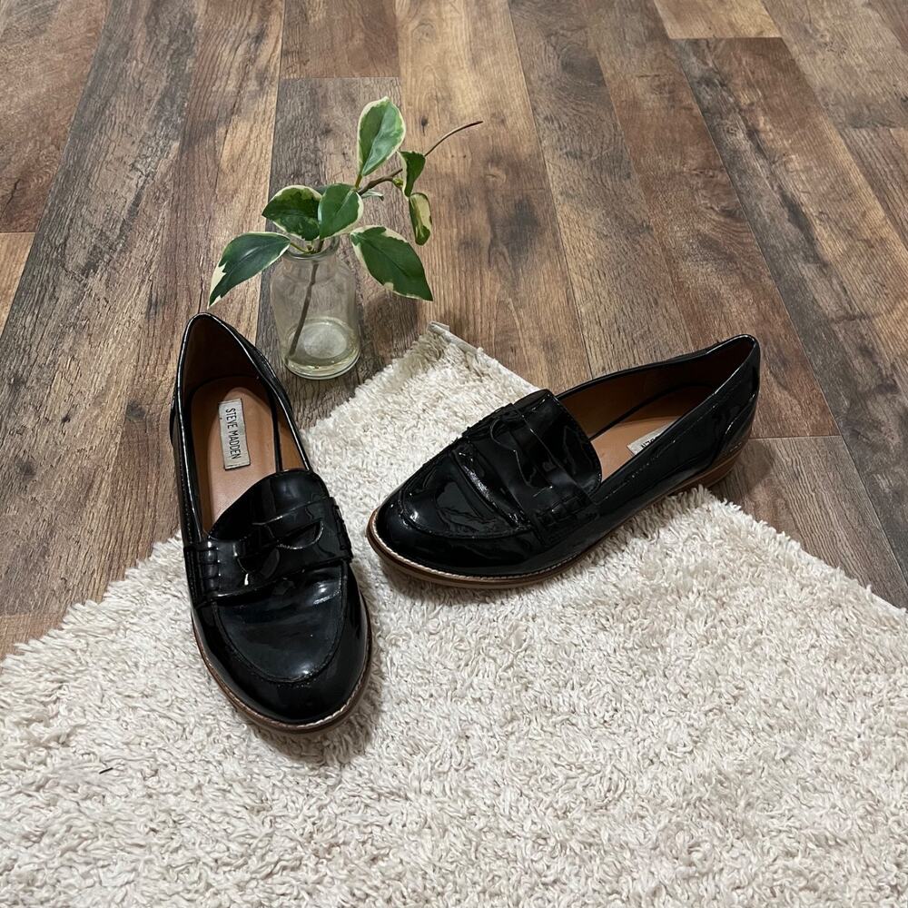 Steve Madden Size 9.5 Black Patent Faux Leather Cyylo Penny Loafers